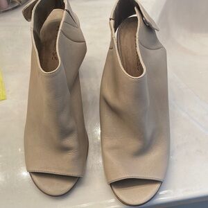 Matisse Cream Peep-Toe Mules